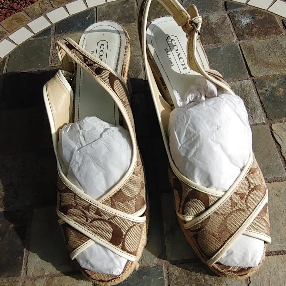 NEW AUTHENTIC VINTAGE COACH SIGNATURE C WEDGE SHOES SIZES 8 & 11